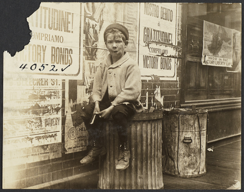 onceuponatown:  New York: Street kids. Early 1900s. Photography by Jessie Tarbox