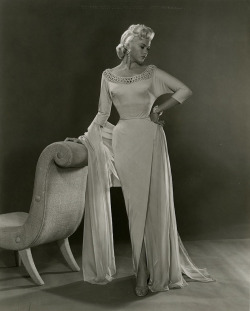 gmgallery:  Jayne Mansfield in the Charles LeMaire gown she wore to meet Queen Elizabeth II, 1957 www.stores.eBay.com/GrapefruitMoonGallery 