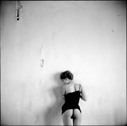 a new series and a question:are women the more sensual erotic photographers?if yes - why?we start with ©Olga Komarova.and: tell us about the best female photographers!best of erotic photography:www.radical-lingerie.com