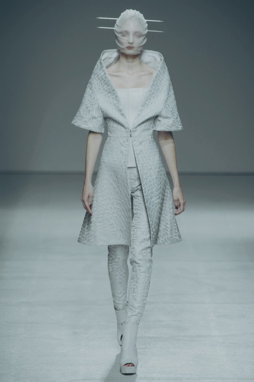 Gareth Pugh / Spring 2013 / RTW Model: Melissa Tammerijn