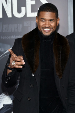 soph-okonedo:  Usher Raymond attends the