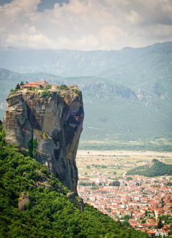 allthingseurope:  Agios Triadas, Meteora, Greece (by Danel Solabarrieta)