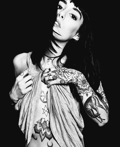 fyhannahsnowdon:  © 