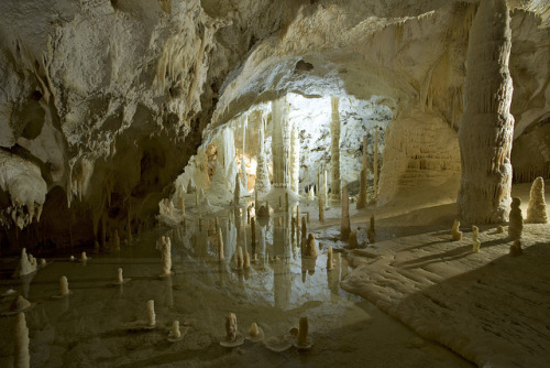Grotte di Frasassi by Turismo.Marche on Flickr.