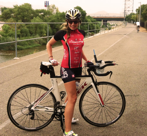 findingtheskinnygirlwithin: 3.5 hour bike ride…. not so good today. I wasn’t able to get my HR above