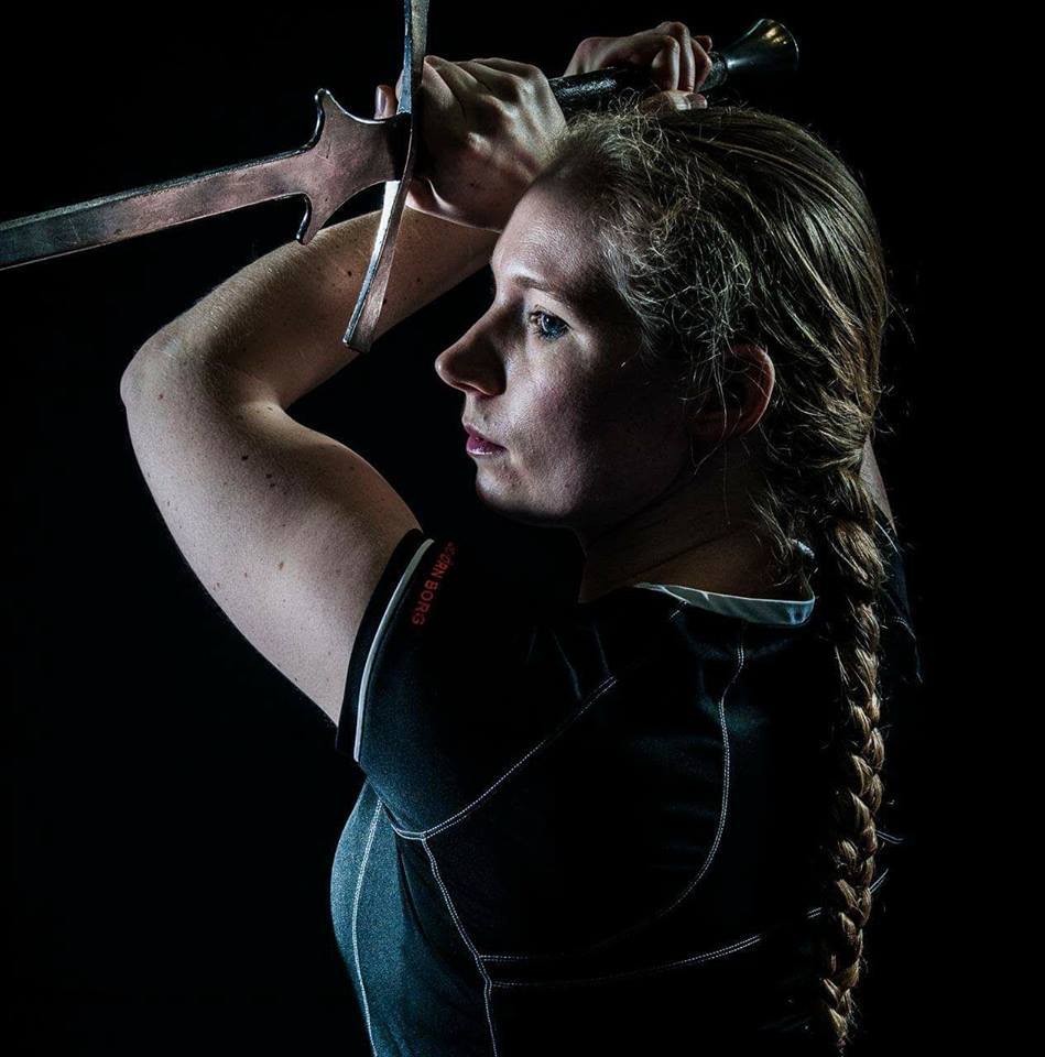 just-opal-things:  mindhost:  Dutch longsword fencer Tosca Beuming Photographed by Martin