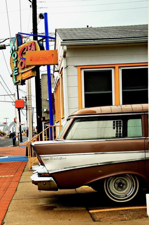 utwo:  1957 Chevrolet Bel Air Station © Keyport-Kid