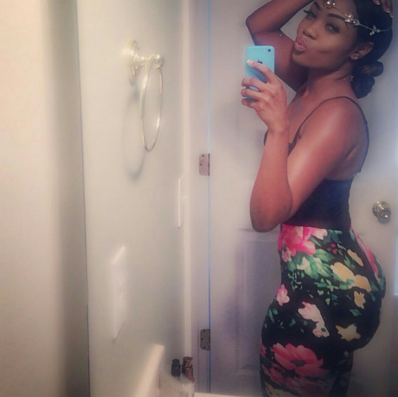 everydayphotos77:  Nikki Natural  Daaaaaaammmmmmmn