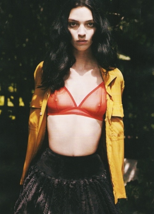 r0slyakova:  Mariacarla Boscono | i-D MAGAZINE SEPTEMBER 2009