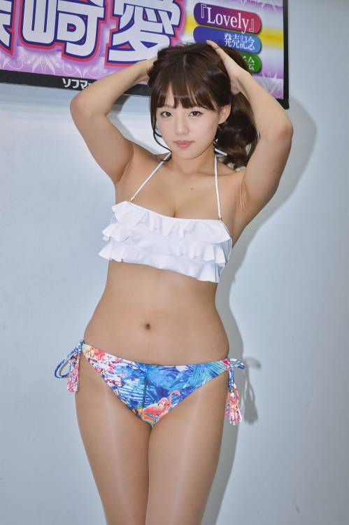 iweith: 篠崎愛 / Ai Shinozaki