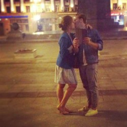 Теплый летний вечер #вечер #тверская #лето #night #couple #together #moscow #summer #love  (в Тверская улица)