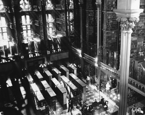 archatlas:Cincinnati’s Old Main Public Library Before It Was Demolished in 1955Built in 1874 o