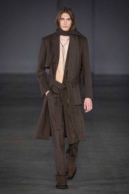 PFW: LUDOVIC DE SAINT SERNIN Fall Winter 2022.23 Collection - Every Look Here