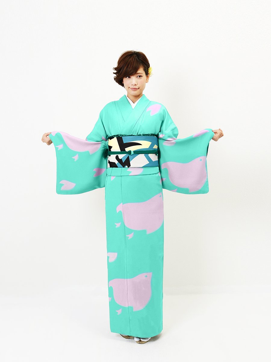 tanuki kimono : Hight impact chidori (plovers) kimono design, seen...