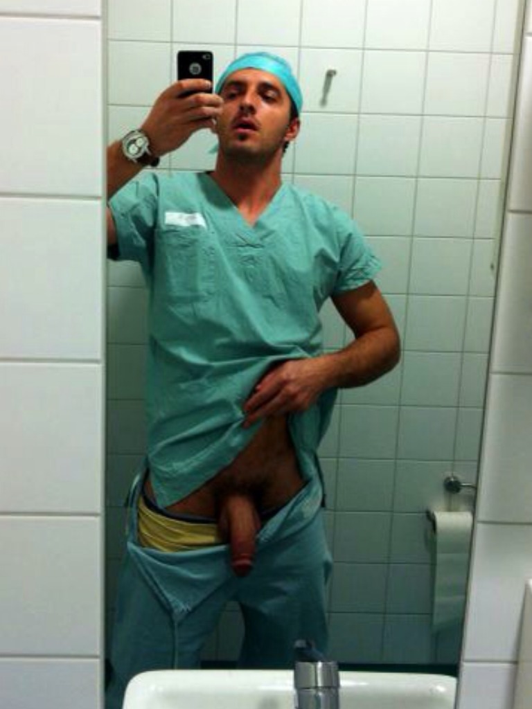 wowcocks:  Gorgeous selfie doctor! http://wowcocks.tumblr.com/
