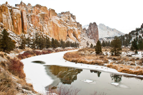 Cold days and slow moving water make for a surreal landscape here at Smith Rock.