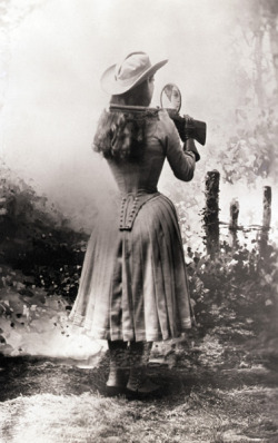 stetsonusa:  Happy birthday to sharpshooter//badass Annie Oakley! 