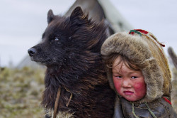 fotojournalismus:  The Nenets of Siberia. Photo by Sergey Anisimov. 