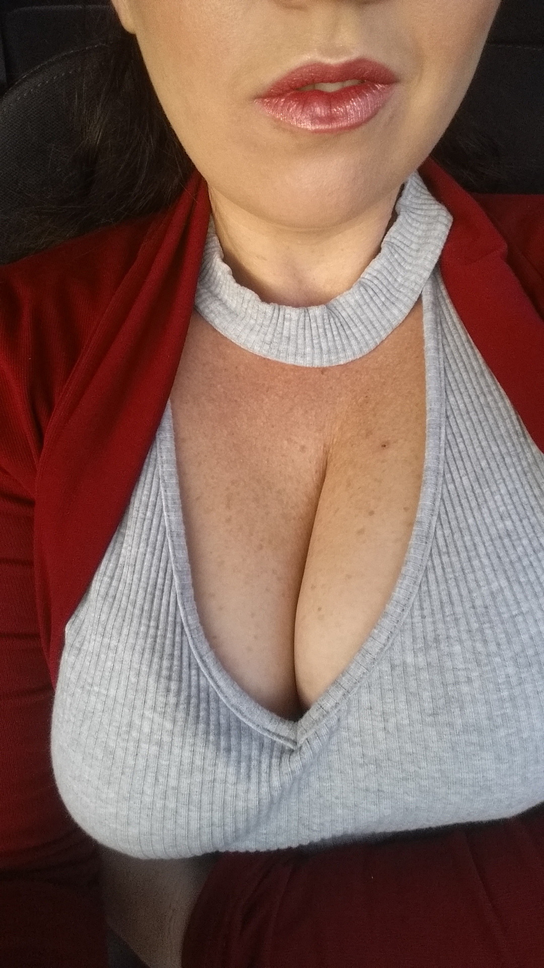 thenippleguy:  mywifeizhot:Who wants to cock and cum on my photos? 😍😍 send