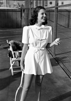 forlovelyritahayworth:  Rita Hayworth photographed by Peter Stackpole between a tennis match, July 1941. 
