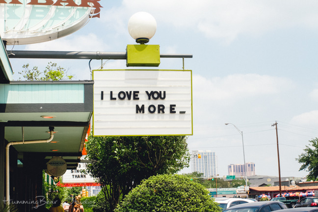 hick-e:  miketalladen: In love on South Congress - Austin, TX - April 2011   ♡