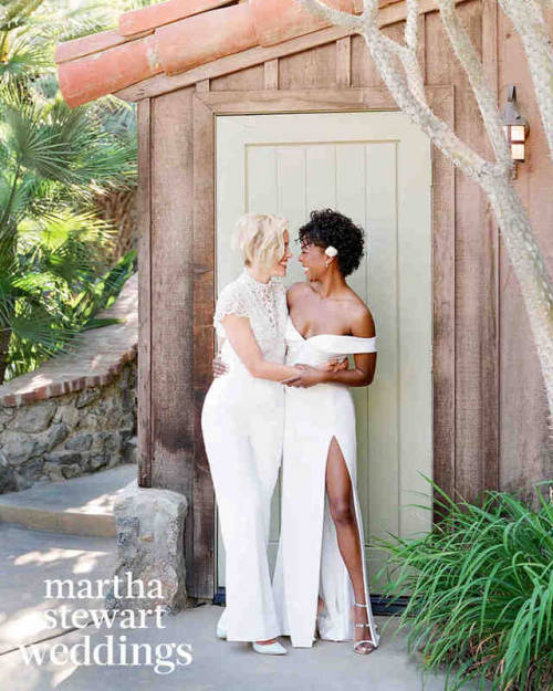 commander-homosexual:  queerturelife:samira wiley & lauren morelli’s wedding  Every time I see this, my life gets better