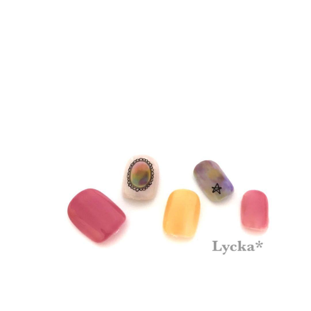 Lycka ネイルシールを使って ピンクネイル ネイルシール ニュアンスネイル フレーム Lycka ネイルシールを使って ピンクネイル ネイルシール ニュアンスネイル フレーム