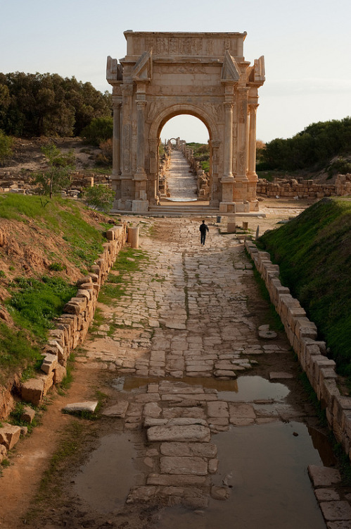 tselentis-arch:The arch of Septimus Severus at the roman ruins of Leptis Magna, LibyaPhoto: Krefey, 