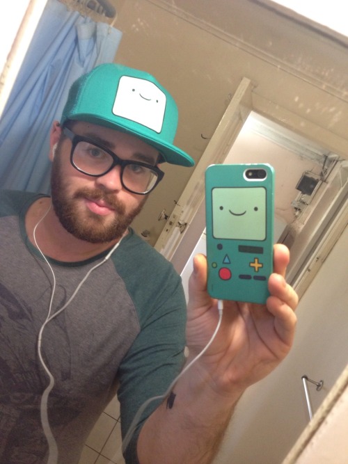 winterwiccan:I’m that guy!  Such a hottie