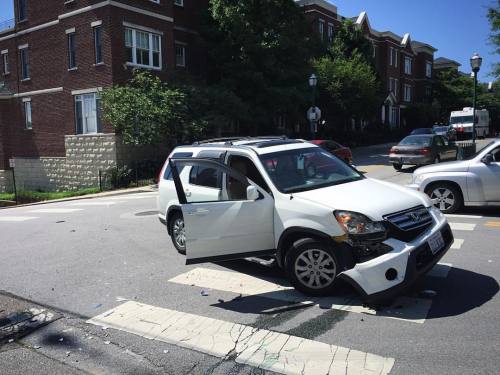 Some dude in Chattanooga, TN decided left turns just ain’t my thing so he took it upon himself