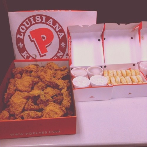 plumpprettypisces:  fyhunnitmz:  #lunchtime  Oh god ( big sean voice)