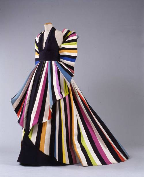 omgthatdress: DressRoberto Capucci, 1982Collection Galleria del Costume di Palazzo Pitti