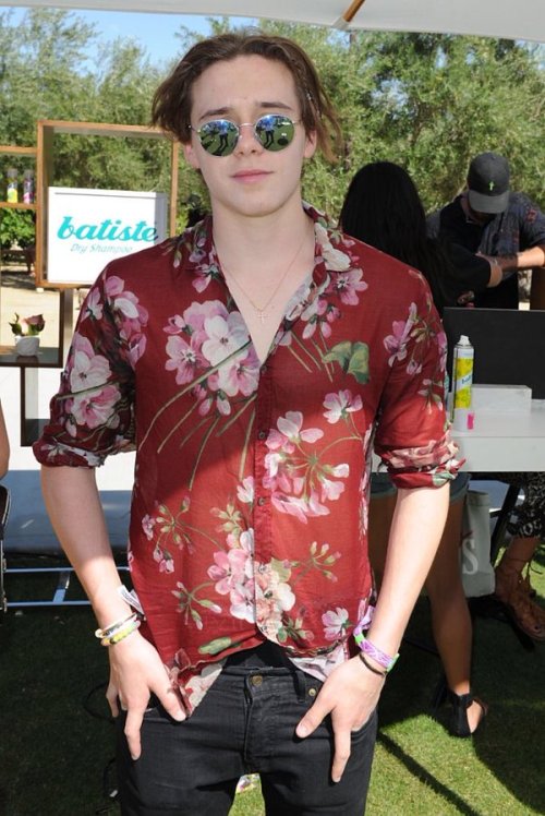 morecelebrityfashion: Brooklyn Beckham - Coachella 2016