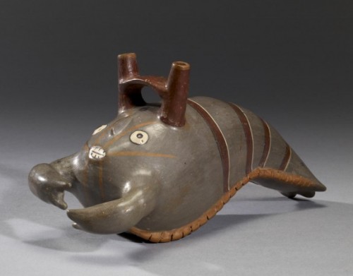 chasing-yesterdays: Peruvian lobster effigy vessel, earthenware and slip paint, ca. AD 300-600. Sour