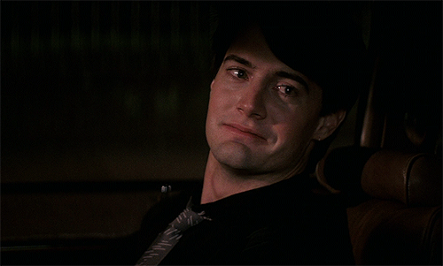 myellenficent: Kyle MacLachlan and Laura Dern in Blue Velvet (1986) dir. David Lynch