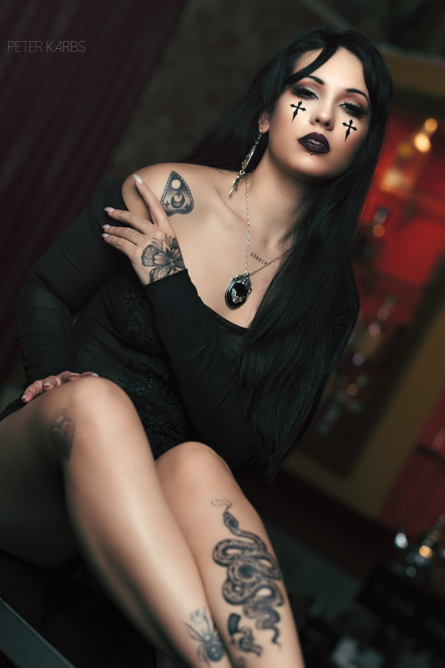 gothicandamazing:    Model/MUA: Sienna Sally⠀⠀⠀⠀⠀Photo: