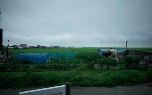 araiwatal:  SCENERY SEEN FROM A TRAIN WINDOW   THE NORTHEASTERN AREA車窓 東北 #69Ou Main Line 奥羽本線Hachirogata 八郎潟 https://plus.google.com/b/105927364264306621006/collections 