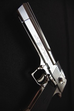 vistale:  Desert Eagle | via