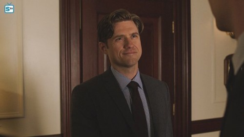 lovable22:Aaron Tveit as Gareth Ritter BrainDead Season 1 Episode 11Six Points on the New Congressio