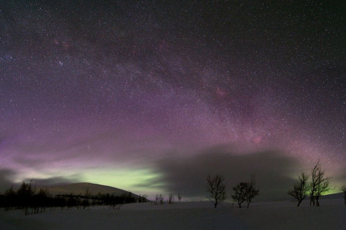 gravitationalbeauty: Sky Delights Over Sweden