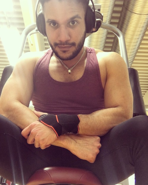 lyon8668:  Chest day! 💪🏼😬