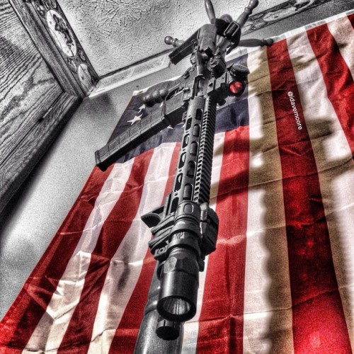 sonsoflibertytees:  idavemoore:  Let your FREEDOM hang free! Mine sure does!!!#freedom #murica #ar #ar15 #rifle #flag #magpul #pmag40 #gunporn #igguns #igmilitia #igmilitiaoh #molonlabe #3per #3pmilitia #3pmilitiaoh #defendthesecond #secondamendment #2a