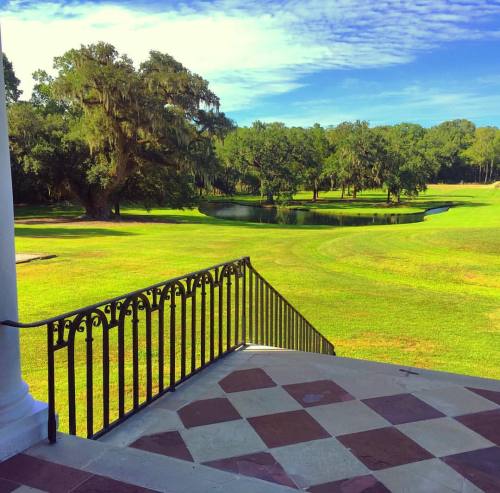 A little burst of sunshine to help cure those Monday blues. #DraytonHall #portico #preservedasfound 