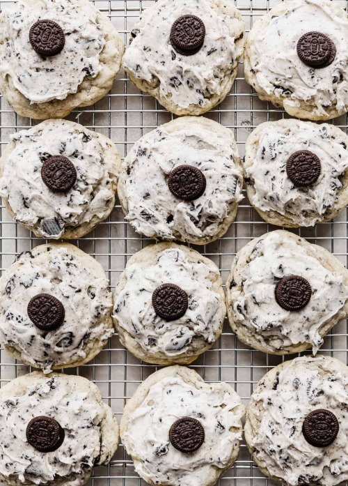 sweetoothgirl:  crumbl cookies and cream milkshake cookies  