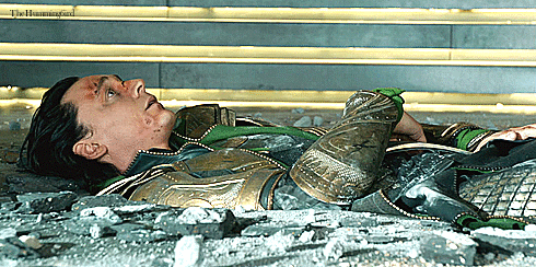 Classic Hiddles Moments: That One Time Tom Tried Really, REALLY Hard Not To Giggle On Set.