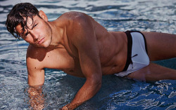 muchachotes:  Mojado. Muchachotes: http://www.facebook.com/muchachotes http://muchachotes.tumblr.com/