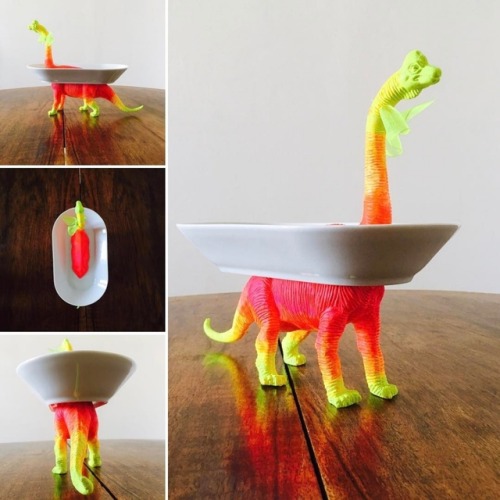 sosuperawesome: Dinosaur Serving Platters, by Pepitka on Etsy  See our ‘dinosaur’ tag 