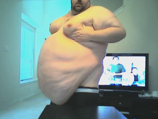 howunoriginal82:  smother-me-in-ur-blubber:  Holy fuck. That belly. Those tits. Want