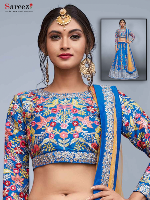 Walk parallelly with latest designs, styles and collection. #Sareez houses the most stunning party l