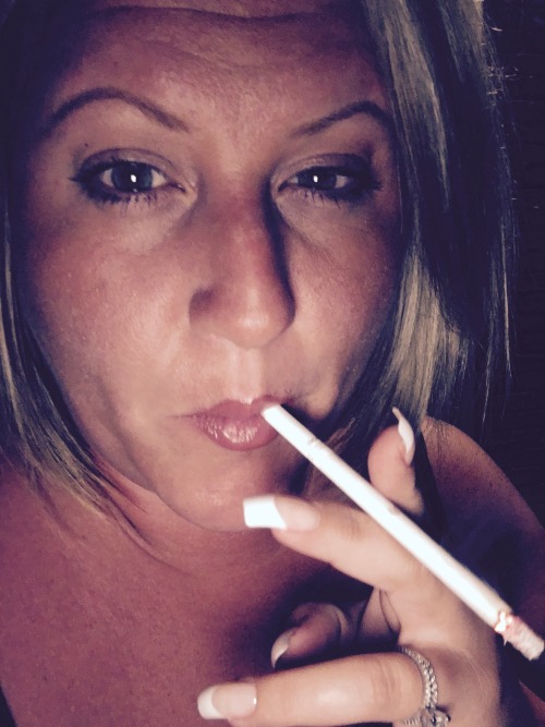 120hotwife: I’m baaaack….to all my sugar daddies! So hot